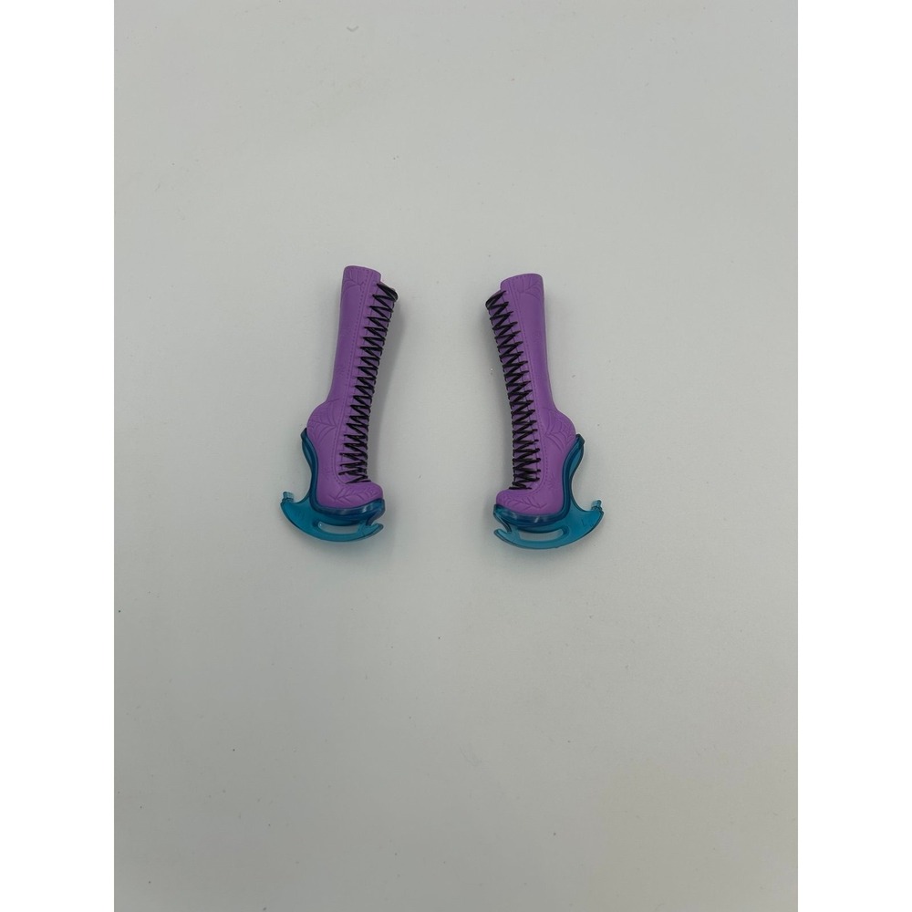 Monster High Abbey Bominable Maul Sessions Pair Ice Skating Boots